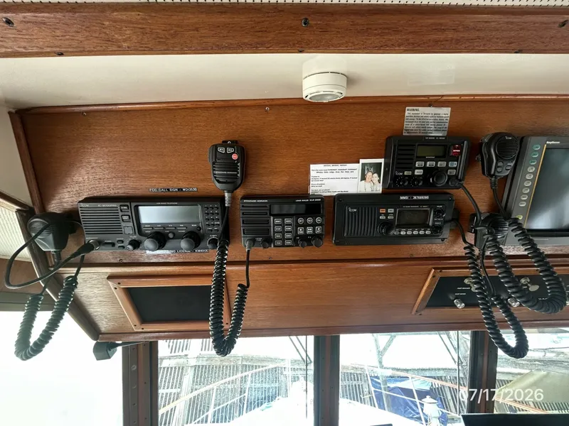 Slide: The Image of 48' Hatteras pilothouse helm electronics1 - 6885898