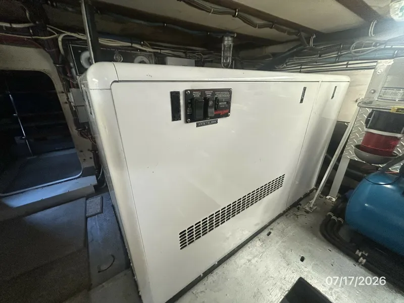Slide: The Image of 48' Hatteras generator - 6885878