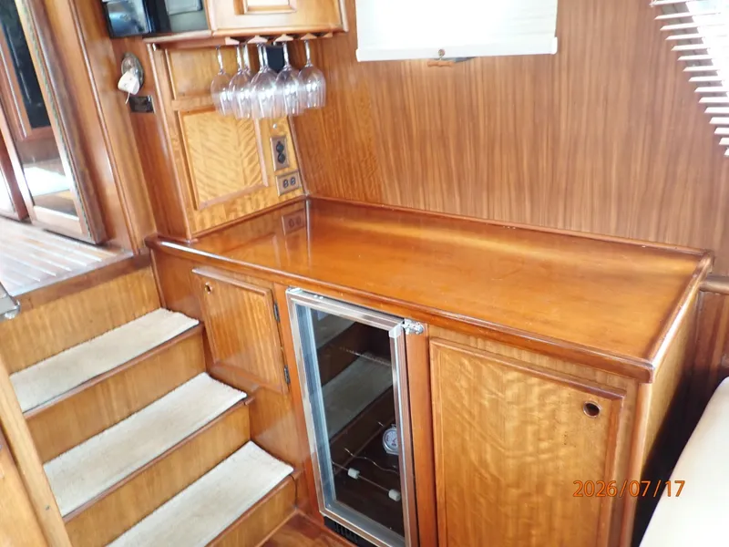 Slide: The Image of 48' Hatteras salon starboard forward - 6885923