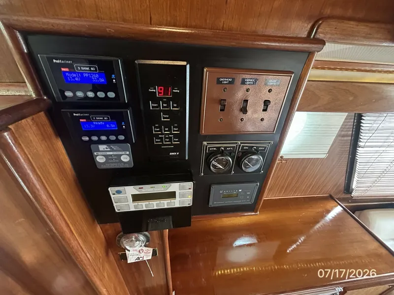 Slide: The Image of 48' Hatteras electrical panel5 - 6885857