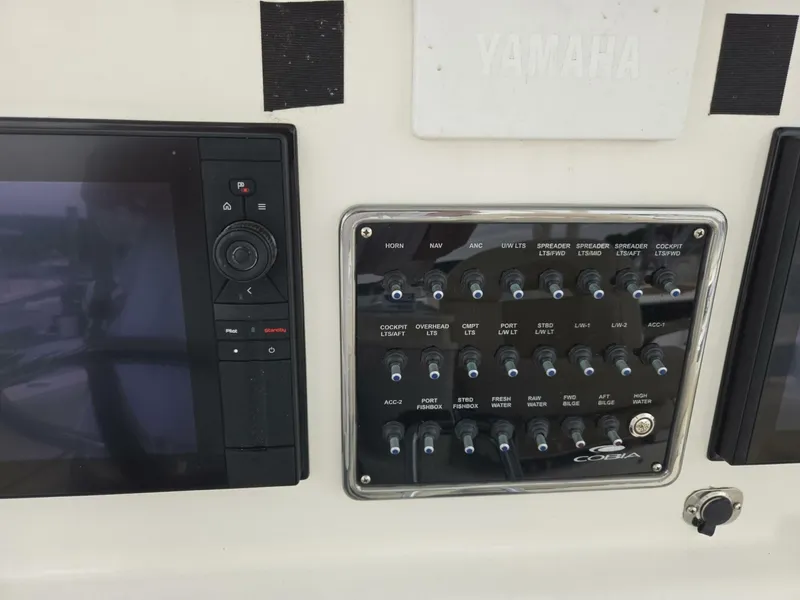 Slide: The Image of Cobia 350 CC 2014 - 6896178