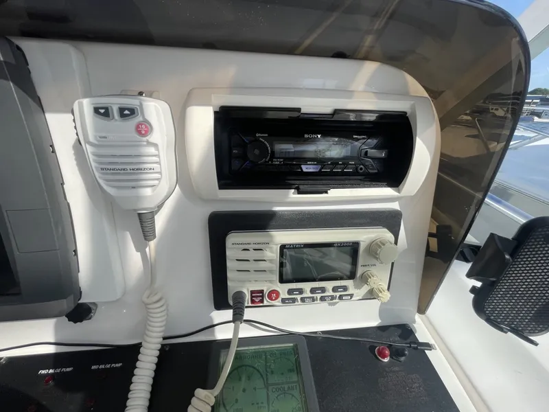 Slide: The Image of SONY Stereo & VHF - 6886984
