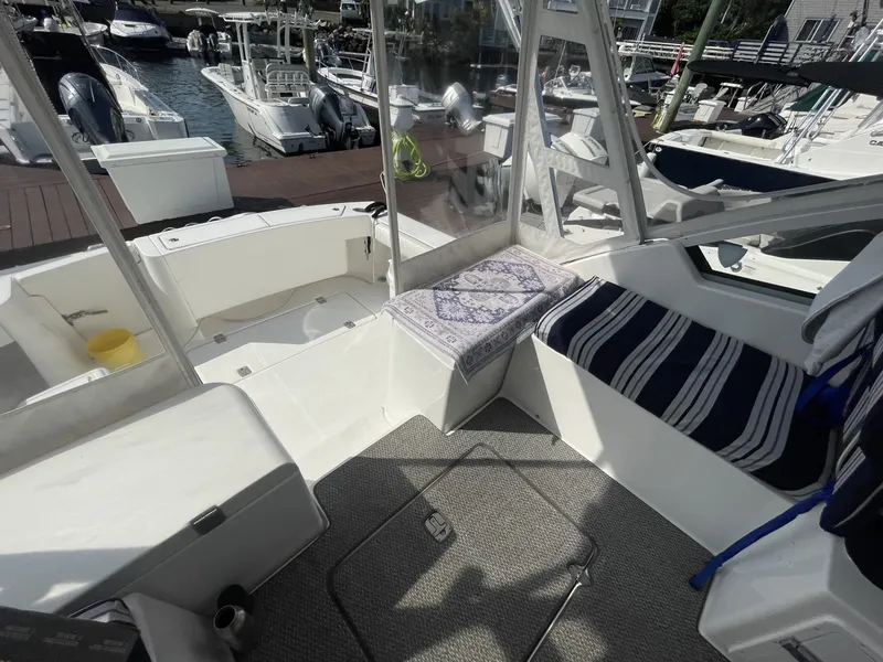 Slide: The Image of Helm Seating - 6886988