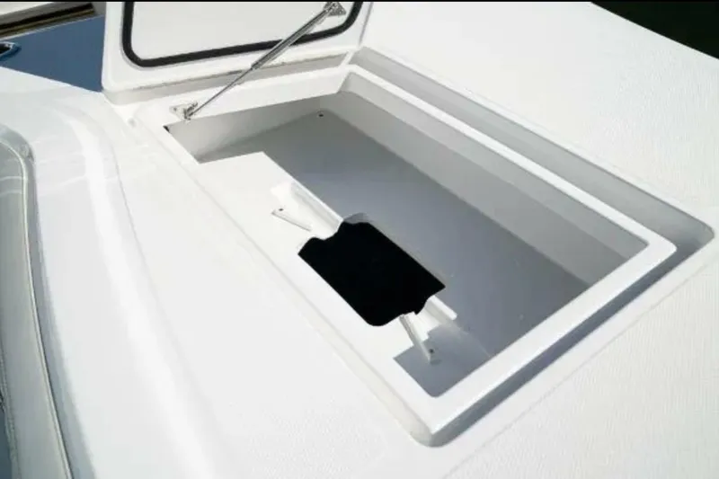 Slide: The Image of Front Runner 37 Catamaran 2024 - 6941916