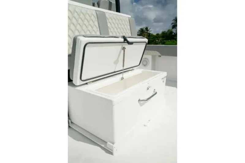 Slide: The Image of Front Runner 37 Catamaran 2024 - 6941965