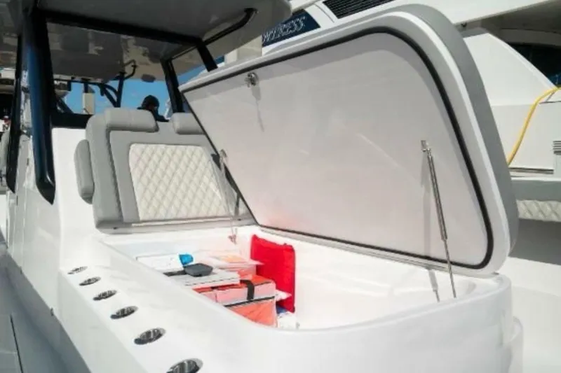 Slide: The Image of Front Runner 37 Catamaran 2024 - 6941935