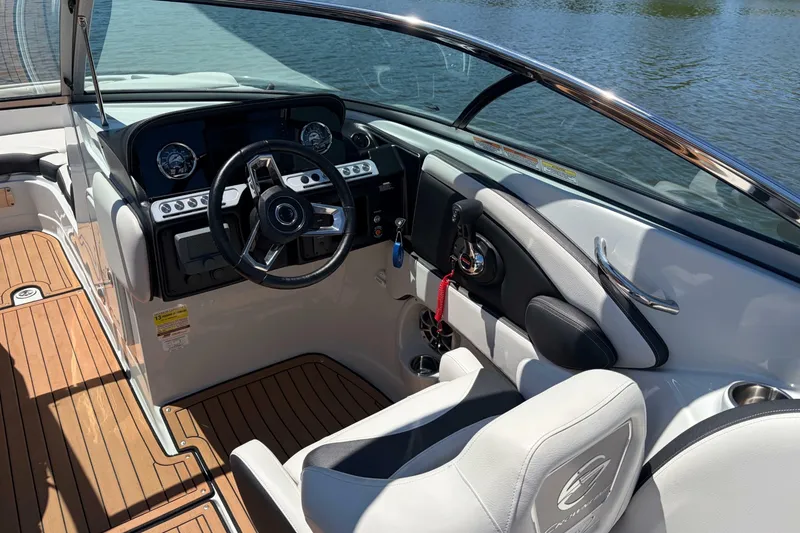 Slide: The Image of Crownline Boats Eclipse E255 2023 - 7229014