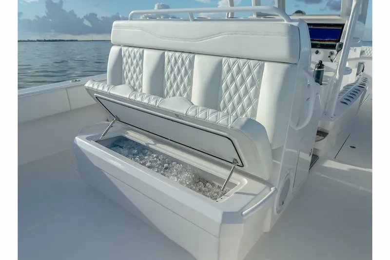 Slide: The Image of Invincible 33 Catamaran 2023 - 6942284