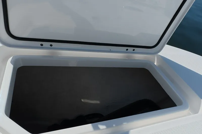 Slide: The Image of Invincible 33 Catamaran 2023 - 7229371