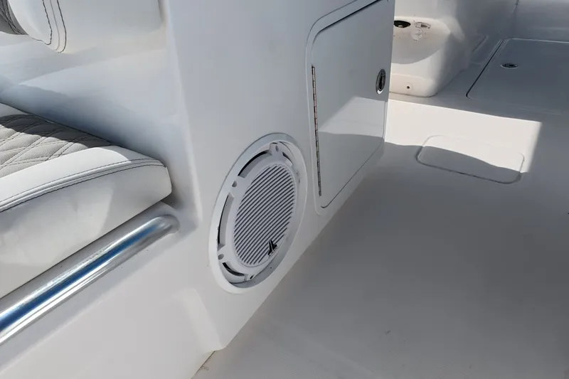 Slide: The Image of Invincible 33 Catamaran 2023 - 7229386