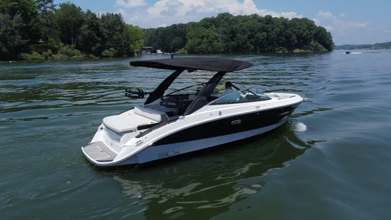Slide: The Image of Sea Ray SLX 260 Surf 2023 - 6942406