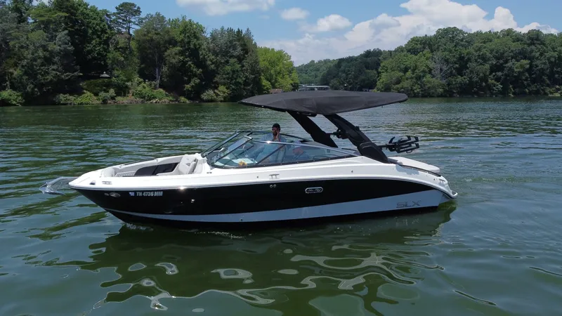 Slide: The Image of Sea Ray SLX 260 Surf 2023 - 7229627