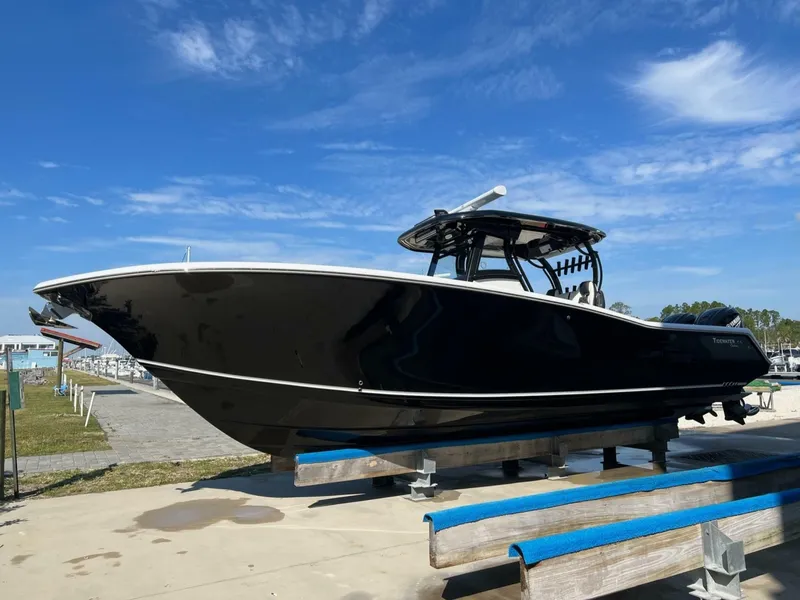 Slide: The Image of Tidewater 320 CC Adventure 2023 - 6942565