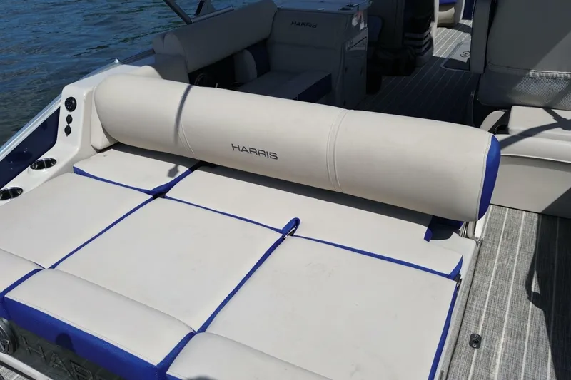 Slide: The Image of Harris Grand Mariner 250 2022 - 7229893