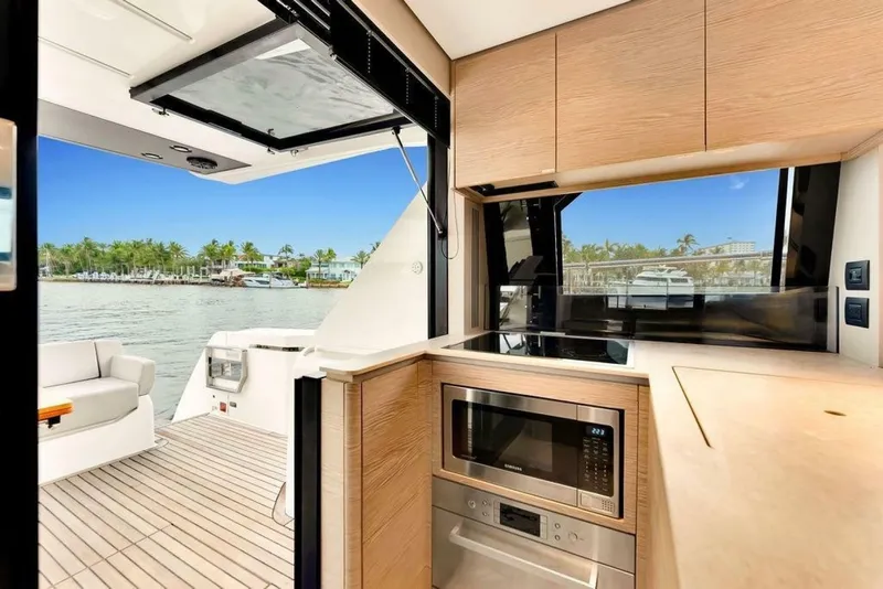 Slide: The Image of Ferretti 500 2021 - 7246996