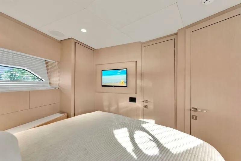 Slide: The Image of Ferretti 500 2021 - 7247402