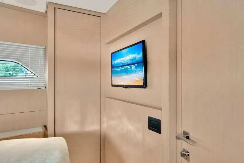 Slide: The Image of Ferretti 500 2021 - 7247401