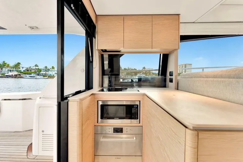Slide: The Image of Ferretti 500 2021 - 7247048