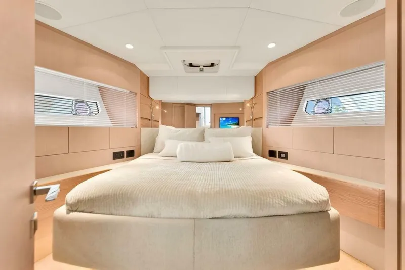 Slide: The Image of Ferretti 500 2021 - 7247363