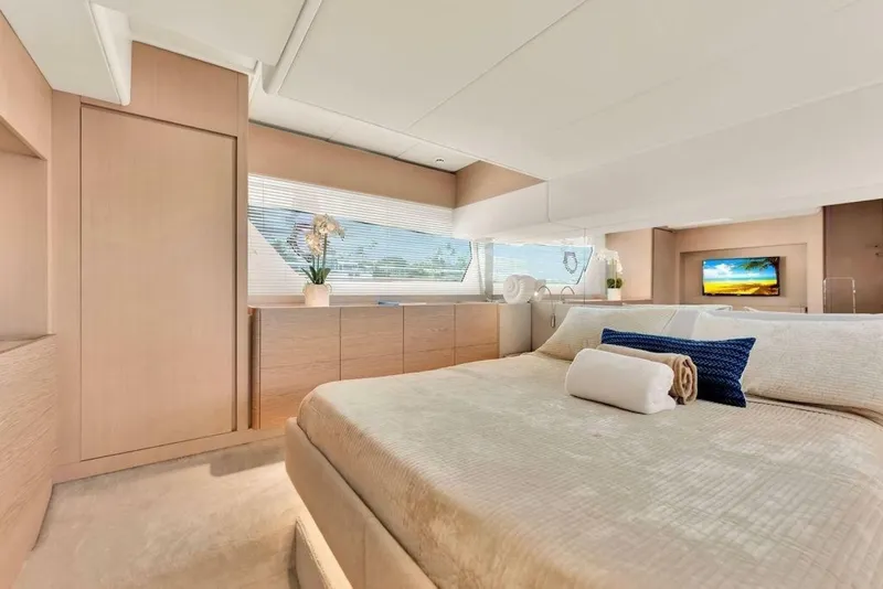 Slide: The Image of Ferretti 500 2021 - 7247229