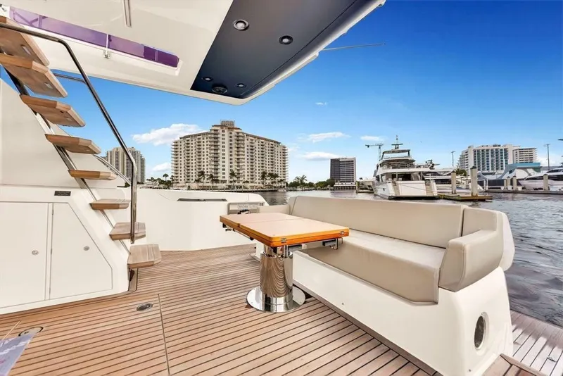 Slide: The Image of Ferretti 500 2021 - 7246909