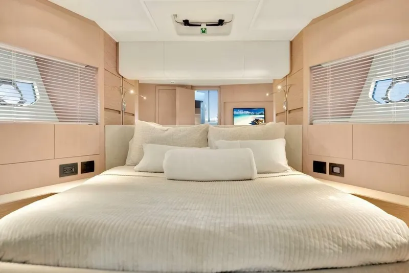 Slide: The Image of Ferretti 500 2021 - 7247393