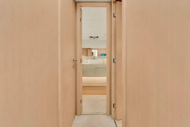 Slide: The Image of Ferretti 500 2021 - 7247360