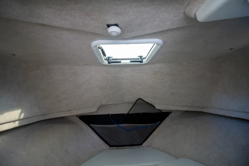 Slide: The Image of Parker Marine 2520 XLD Sport Cabin 2022 - 7230113