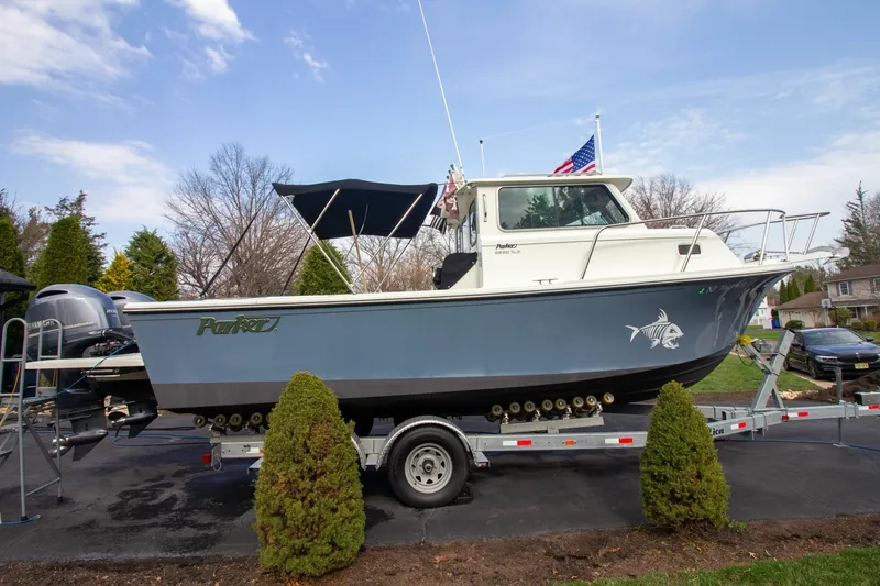 Slide: The Image of Parker Marine 2520 XLD Sport Cabin 2022 - 6942925