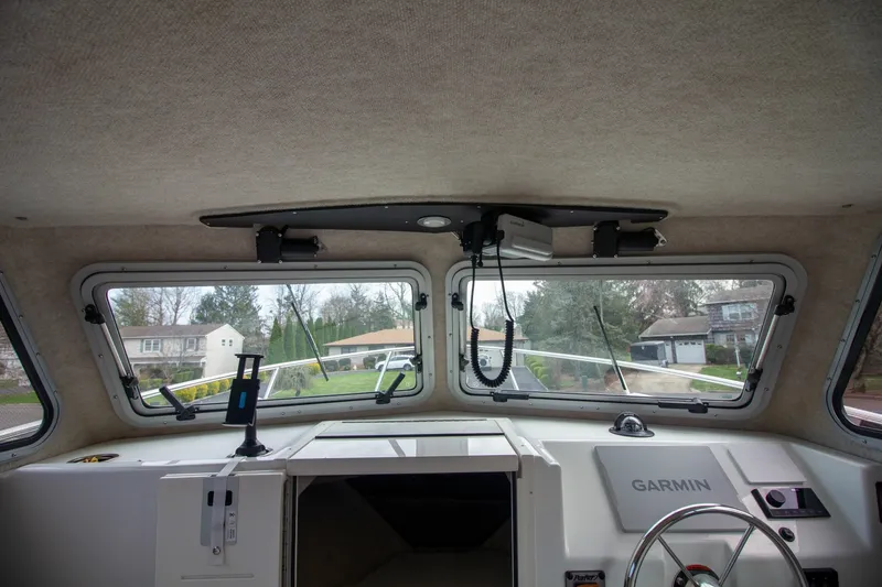 Slide: The Image of Parker Marine 2520 XLD Sport Cabin 2022 - 6943062
