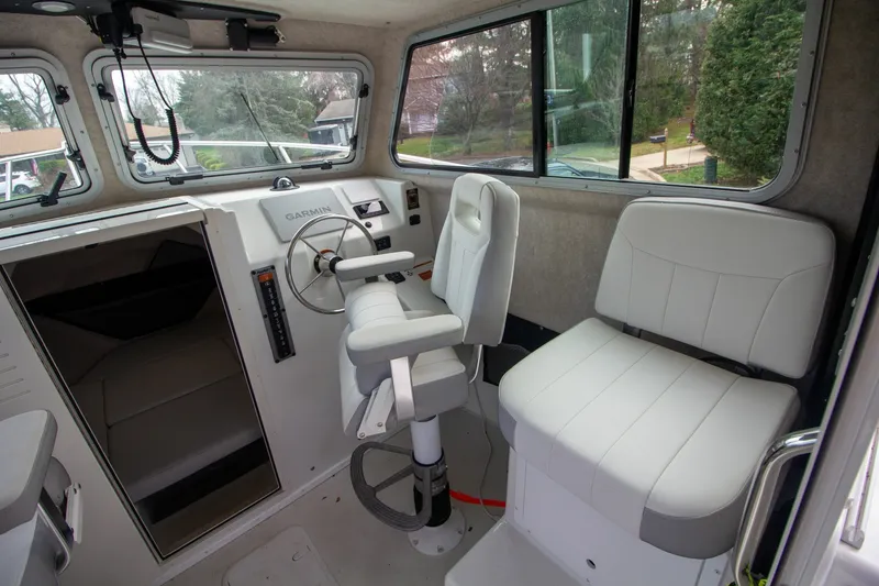 Slide: The Image of Parker Marine 2520 XLD Sport Cabin 2022 - 6943039
