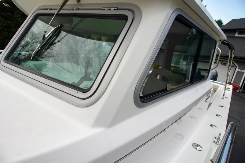 Slide: The Image of Parker Marine 2520 XLD Sport Cabin 2022 - 7230056