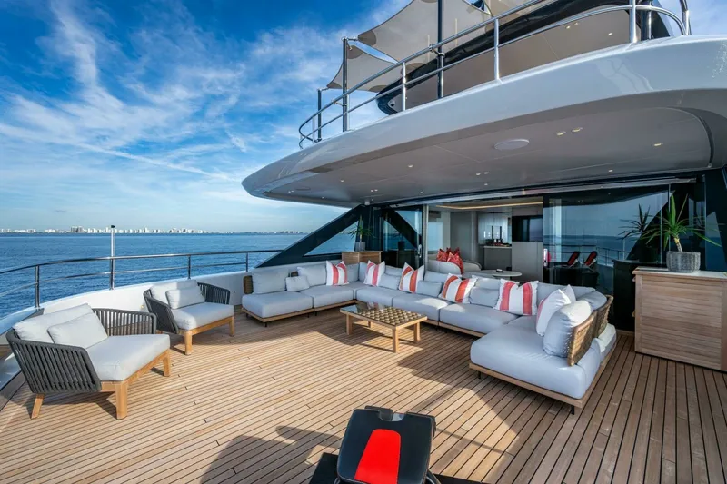 Slide: The Image of 2023 Benetti 34M OASIS 2023 Benetti 34M OASIS - 6888365