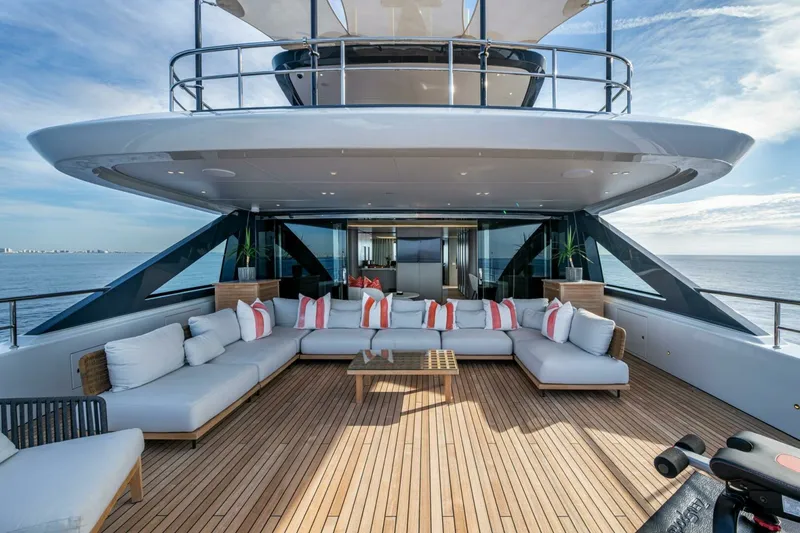 Slide: The Image of 2023 Benetti 34M OASIS 2023 Benetti 34M OASIS - 6888363