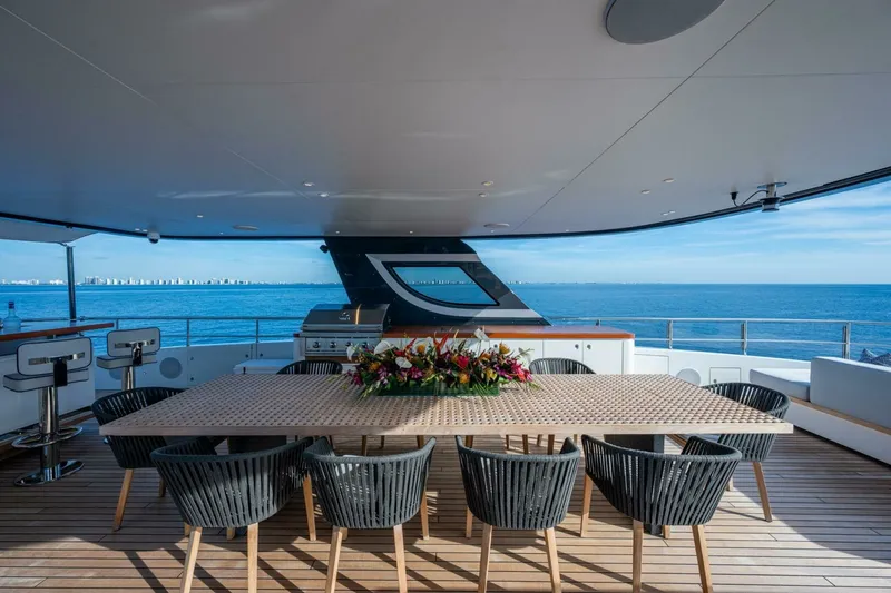 Slide: The Image of 2023 Benetti 34M OASIS 2023 Benetti 34M OASIS - 6888371