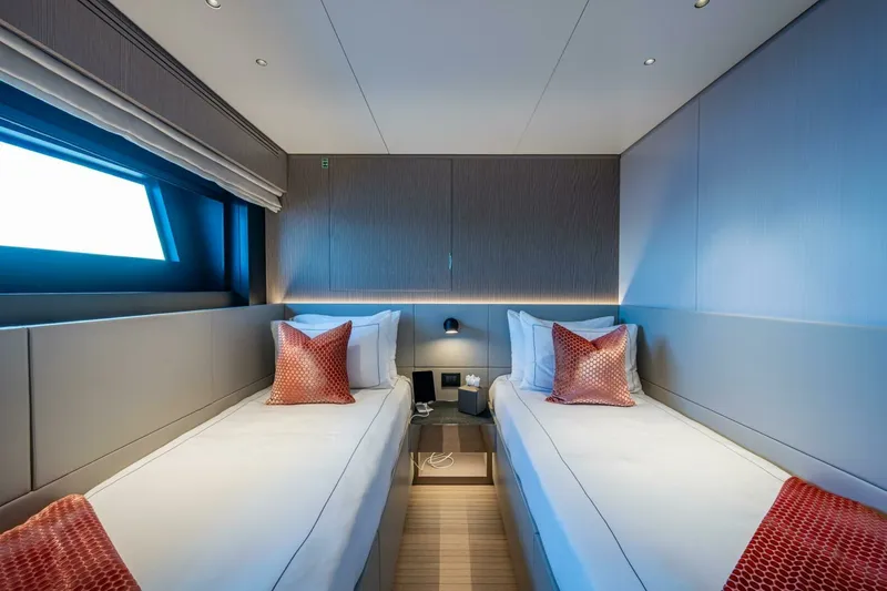 Slide: The Image of 2023 Benetti 34M OASIS 2023 Benetti 34M OASIS - 6888322