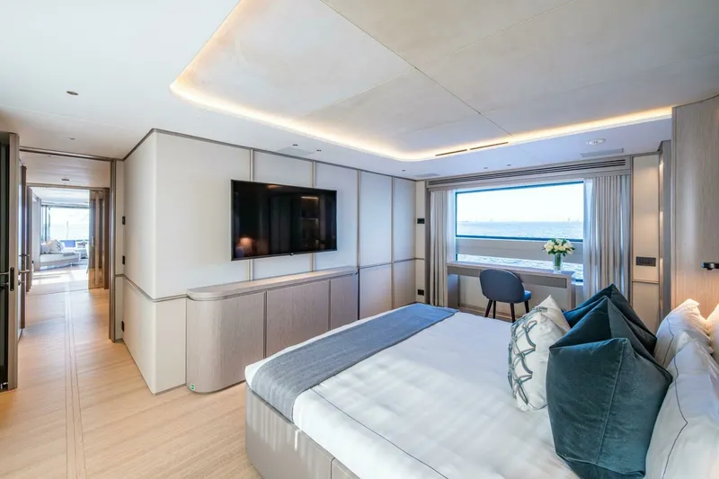 Slide: The Image of 2023 Benetti 34M OASIS 2023 Benetti 34M OASIS - 6888310