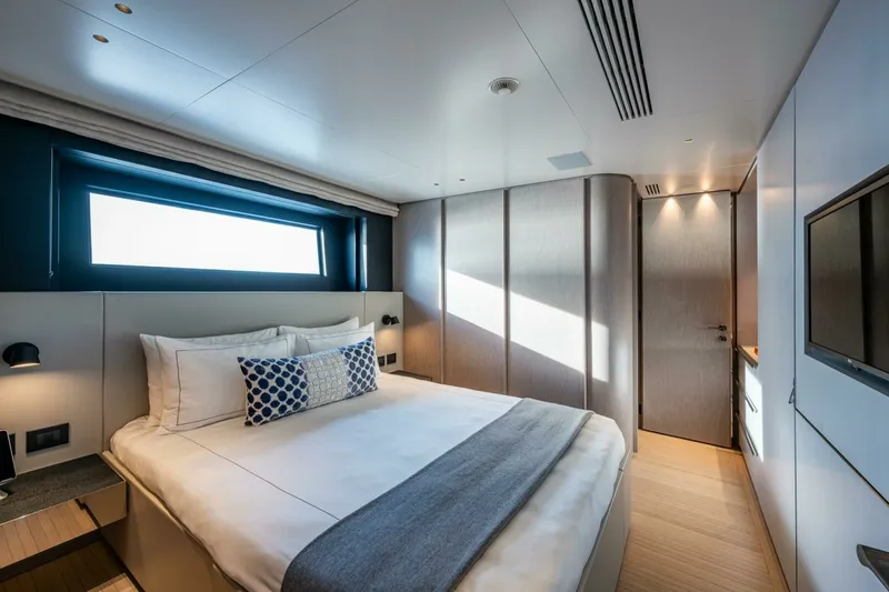 Slide: The Image of 2023 Benetti 34M OASIS 2023 Benetti 34M OASIS - 6888333
