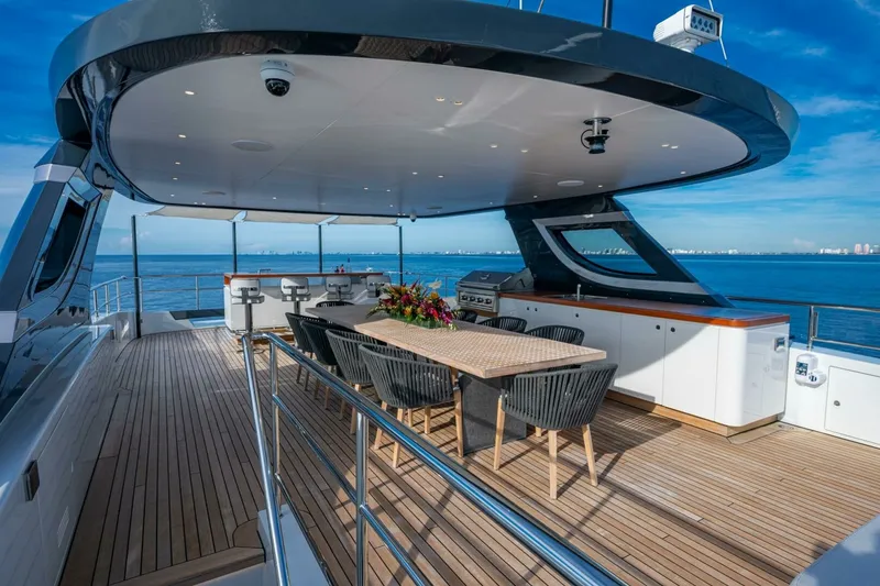 Slide: The Image of 2023 Benetti 34M OASIS 2023 Benetti 34M OASIS - 6888373