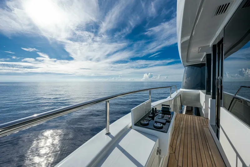 Slide: The Image of 2023 Benetti 34M OASIS 2023 Benetti 34M OASIS - 6888380