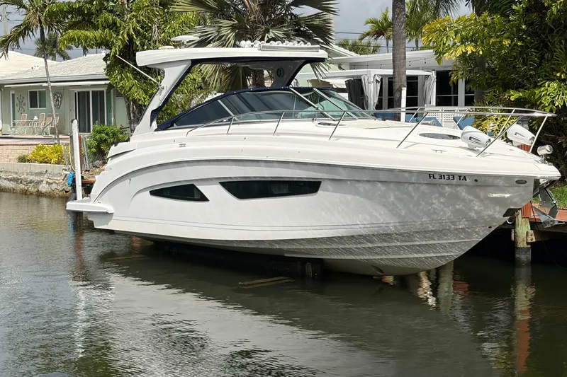 The Image of Regal 33 XO 2022 - 7230060