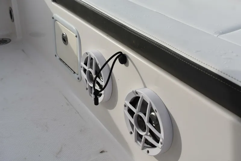 Slide: The Image of Robalo 246 Cayman 2022 - 7230173