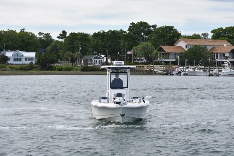 Slide: The Image of Robalo 246 Cayman 2022 - 7230127