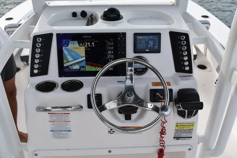 Slide: The Image of Robalo 246 Cayman 2022 - 7230159