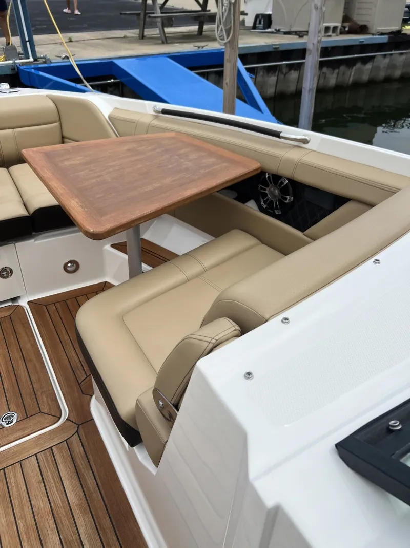 Slide: The Image of Sea Ray 350 SLX 2020 - 6986798