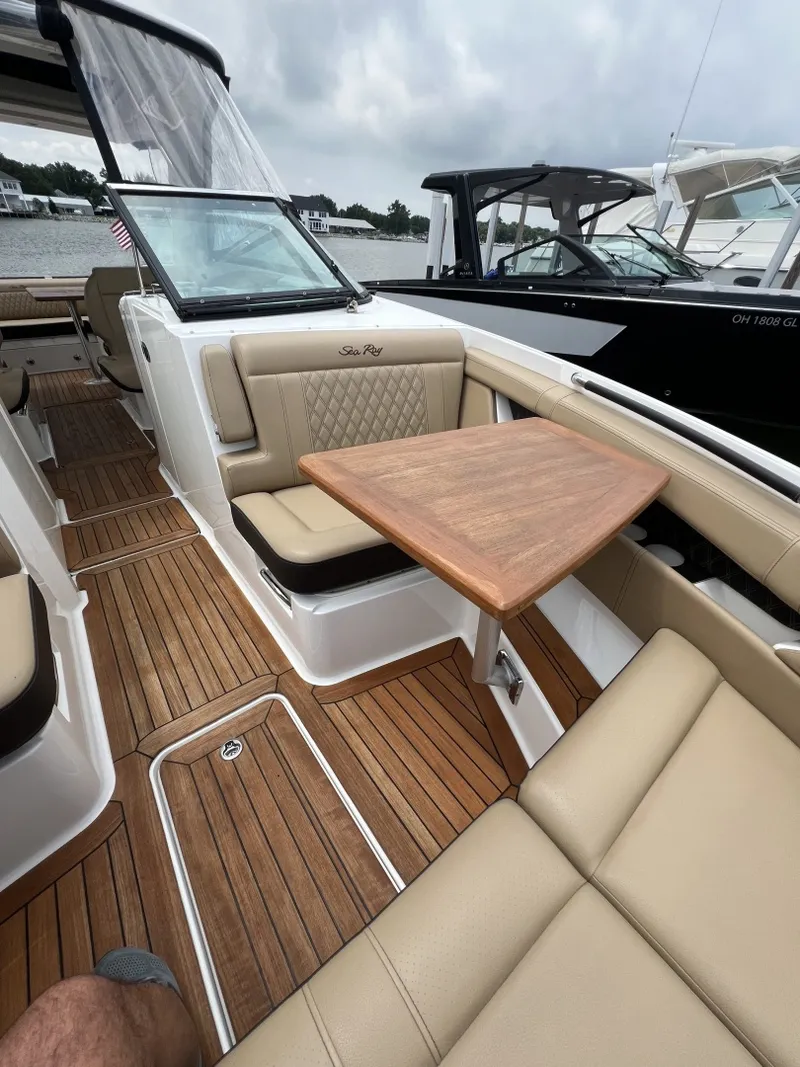 Slide: The Image of Sea Ray 350 SLX 2020 - 6986814