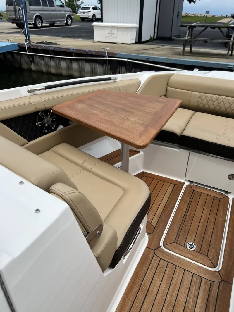 Slide: The Image of Sea Ray 350 SLX 2020 - 6986795