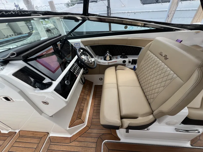Slide: The Image of Sea Ray 350 SLX 2020 - 6986766