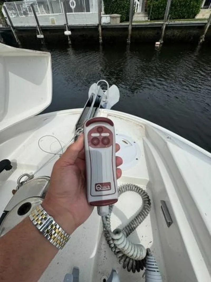 Slide: The Image of Sea Ray 350 SLX 2020 - 6986763