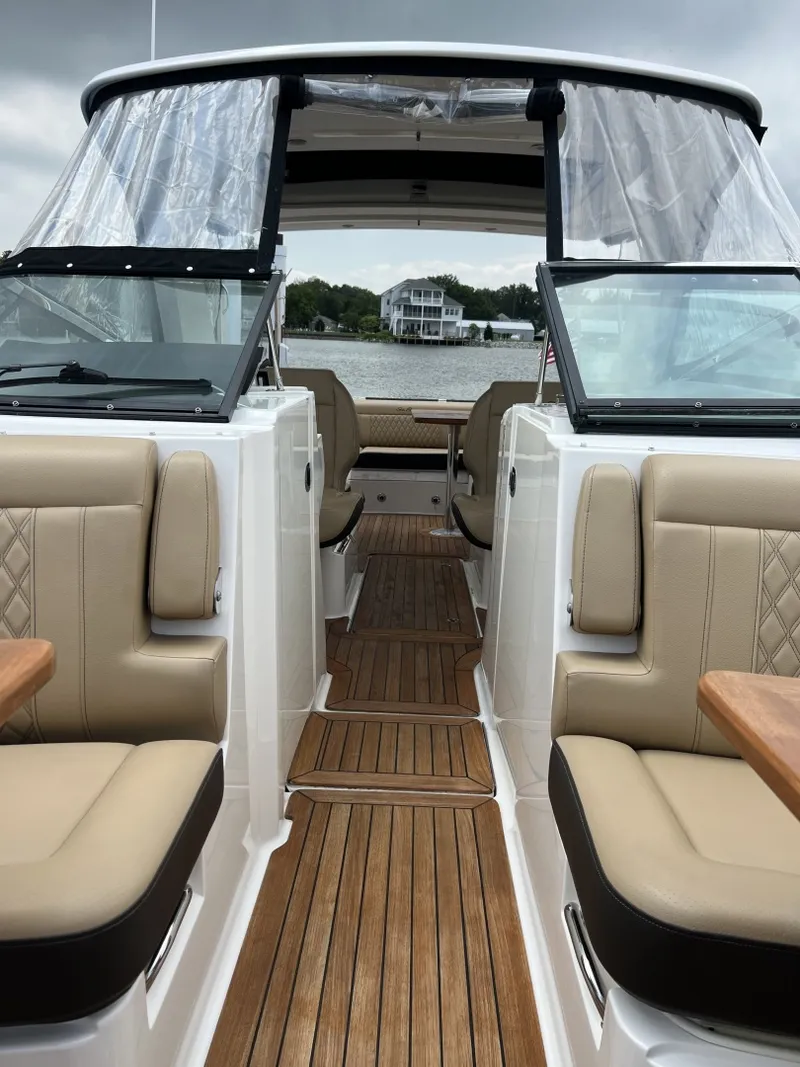 Slide: The Image of Sea Ray 350 SLX 2020 - 6986808